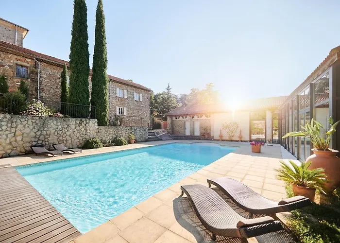 Chateau Chavagnac Penzion Lemps (Drome)