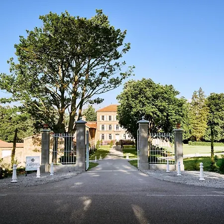 Chateau Chavagnac Guest house