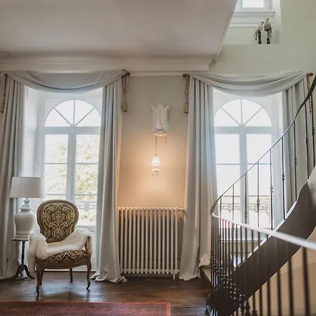 Chateau Chavagnac Guest house *