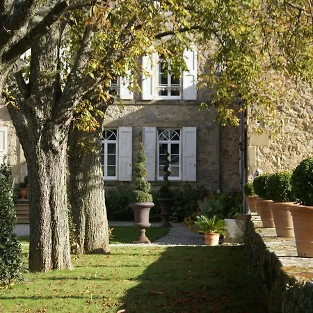 Chateau Chavagnac Guest house *